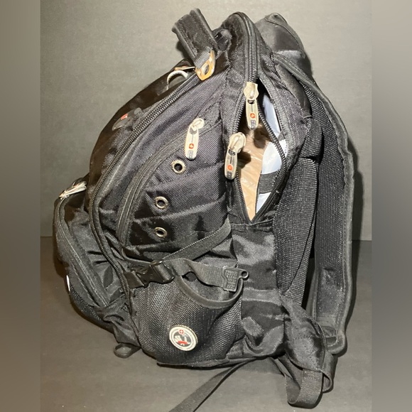Swiss Army by Wenger Backpack with Signature Consultants Embroidered - Picture 3 of 16